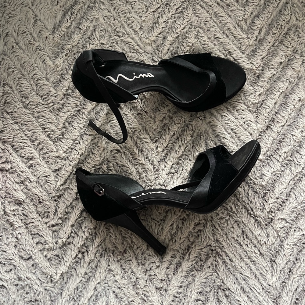 Nine size 9 heels